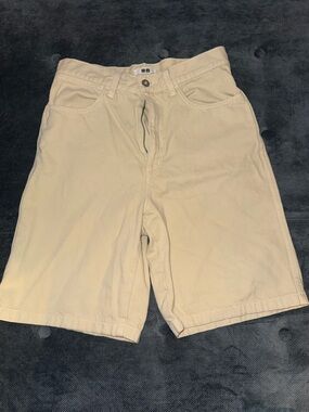 Uniqlo Beige Flat Front Men's Shorts